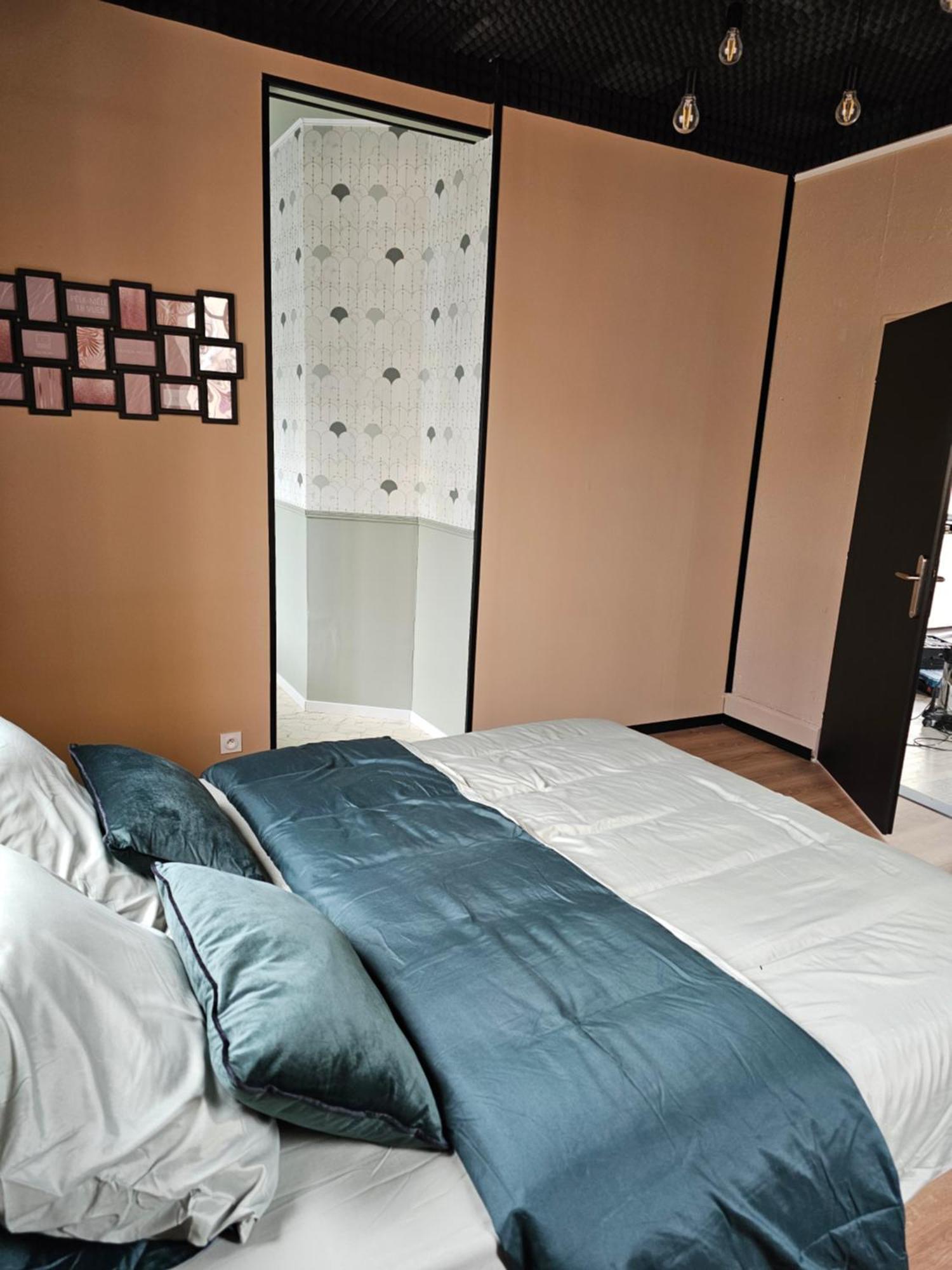Black Box Cinema Appartement Avec Balneo Épinal Esterno foto