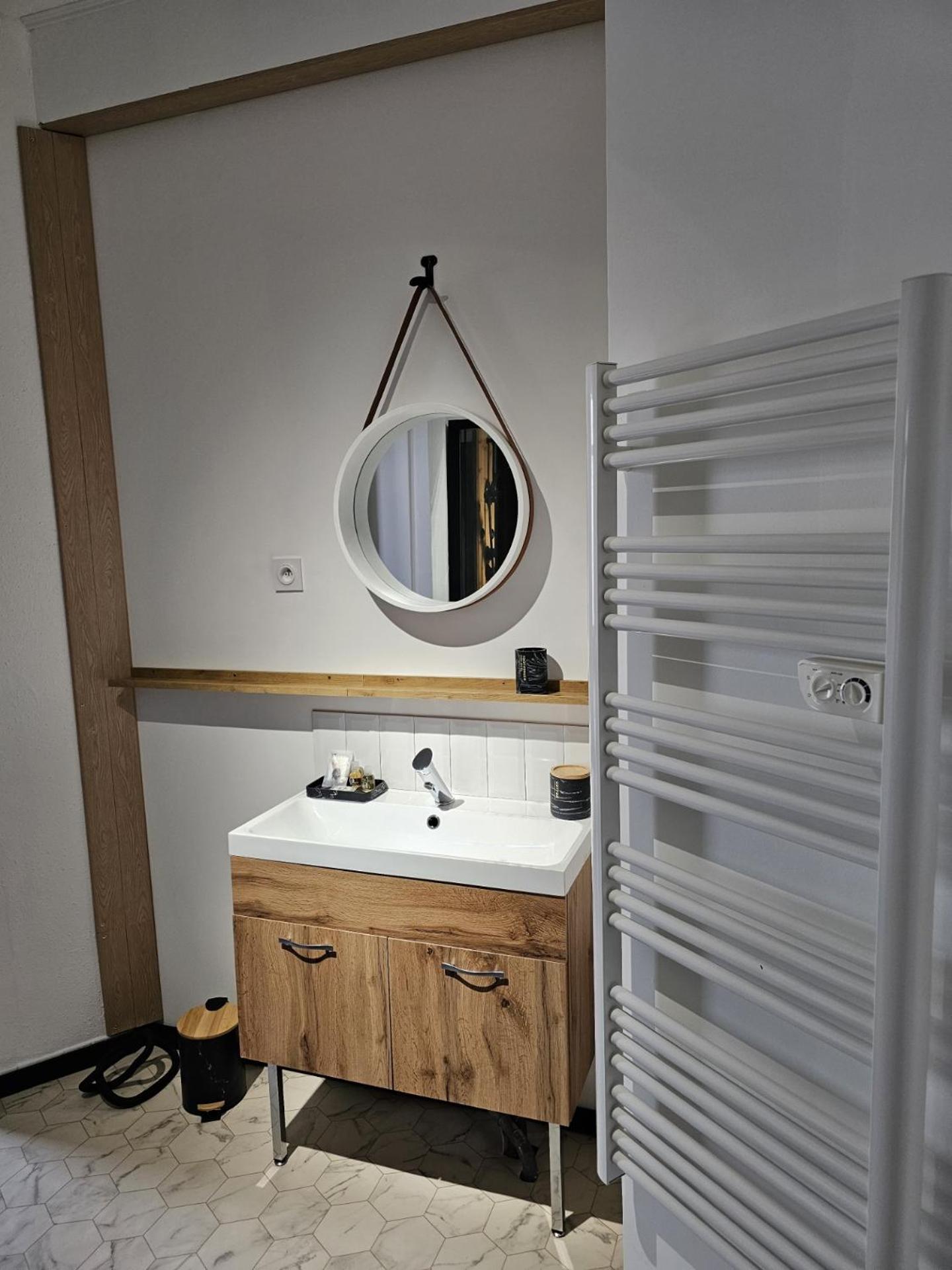 Black Box Cinema Appartement Avec Balneo Épinal Esterno foto